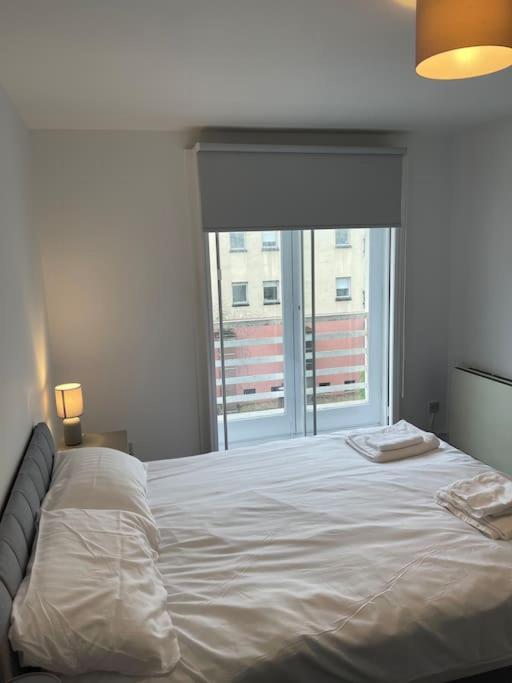Modern 2 Bedroom City Apartment Glasgow Exterior foto